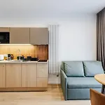 Stylowe Studio Very Berry W Poznaniu Z Parkingiem I Balkonem By Noclegi Renters