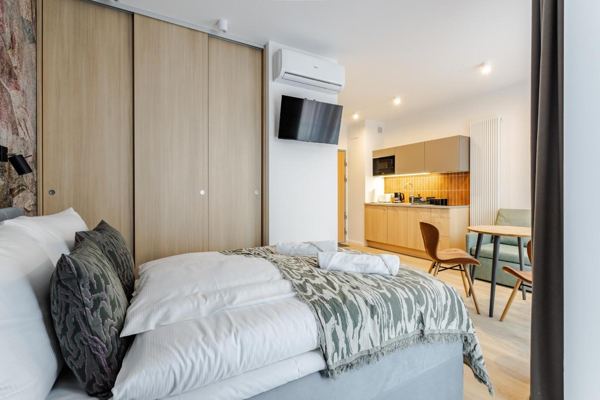 Stylowe Very Berry W Poznaniu Z Parkingiem I Balkonem By Renters Apartament