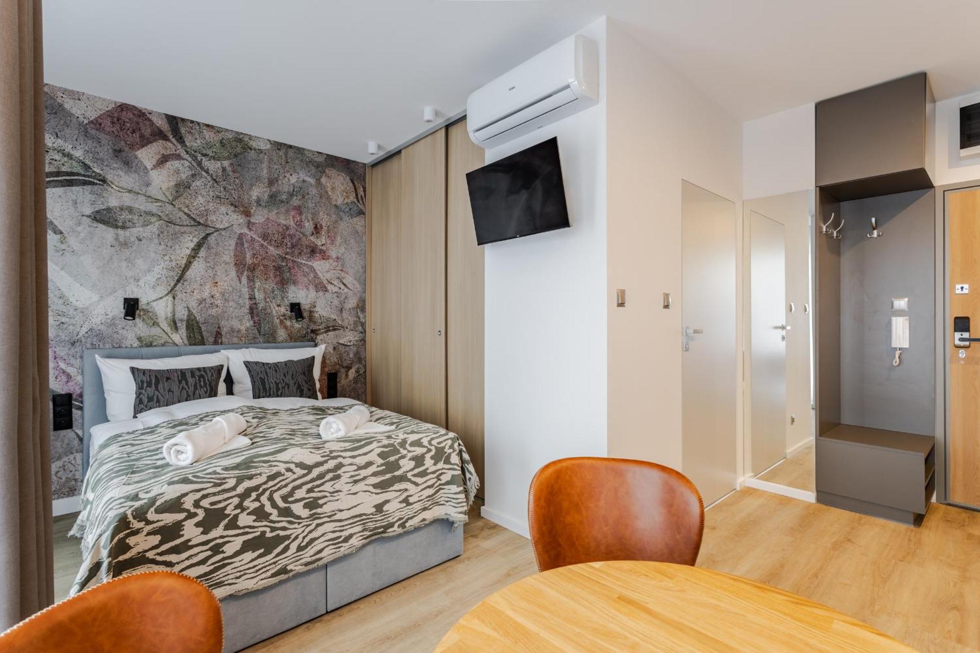 Stylowe Very Berry W Poznaniu Z Parkingiem I Balkonem By Renters Apartament